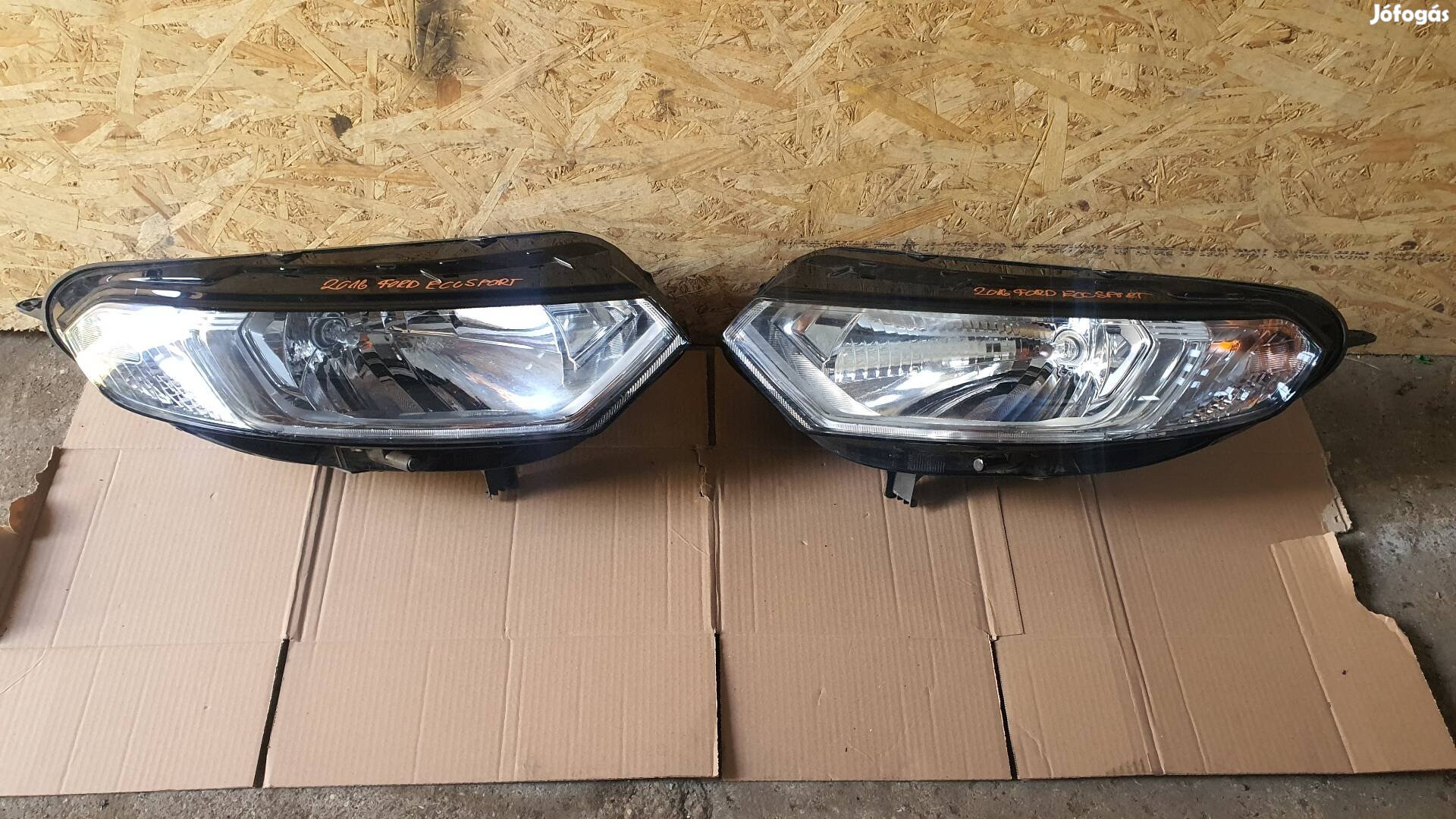 2016 Ford Ecosport első fényszóró Angol  24.08.15