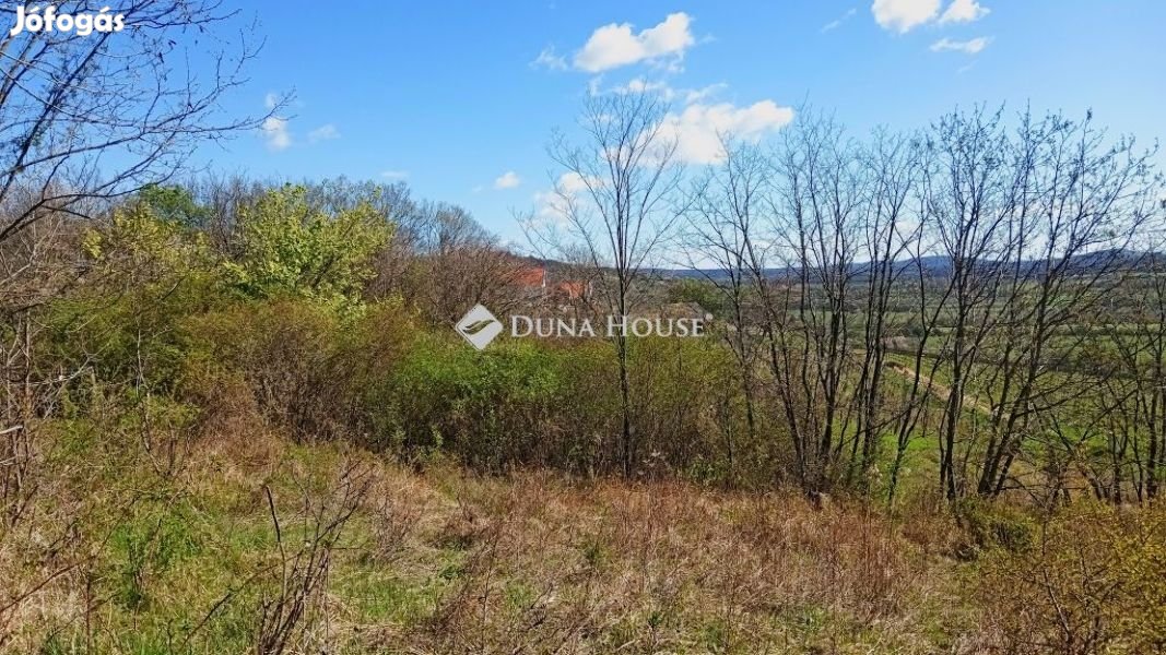 2017 nm-es telek eladó Pécsely