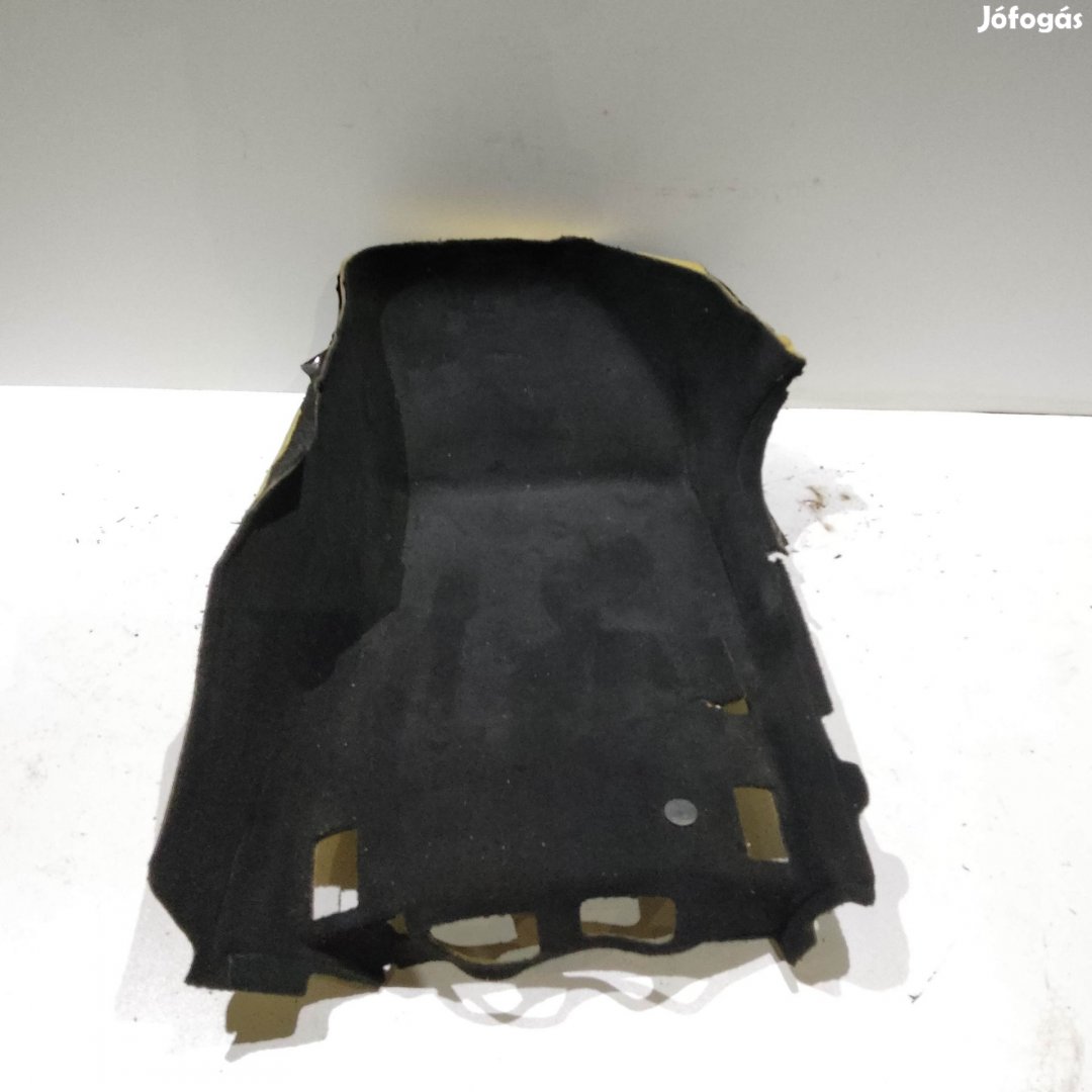 202042 Alfa Romeo 159 2005-2011 jobb első padlókárpit