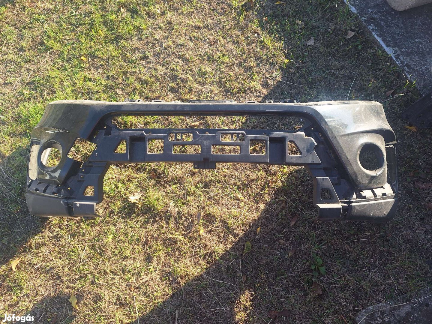 2022. évj.Suzuki vitara lökhárító eladó.