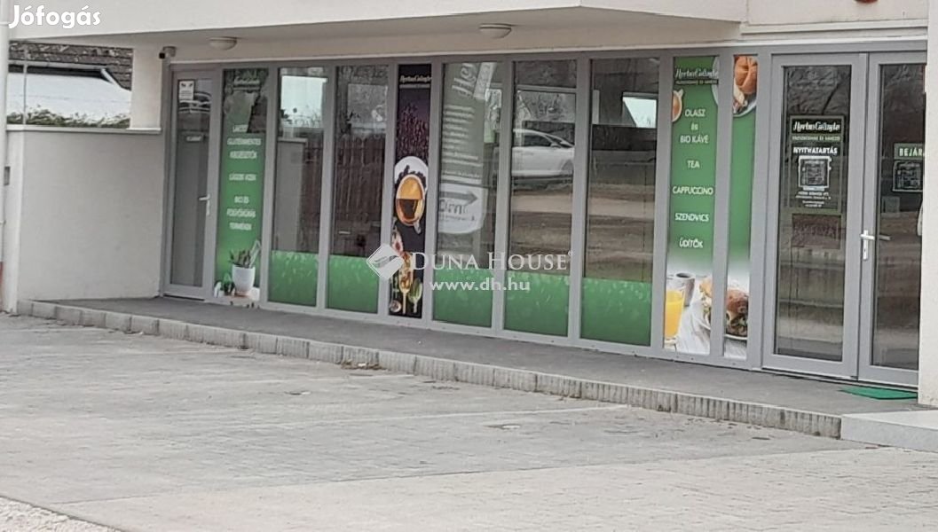 2022-es, utcáról megközelíthető üzlet a Liget lakópark szélén!