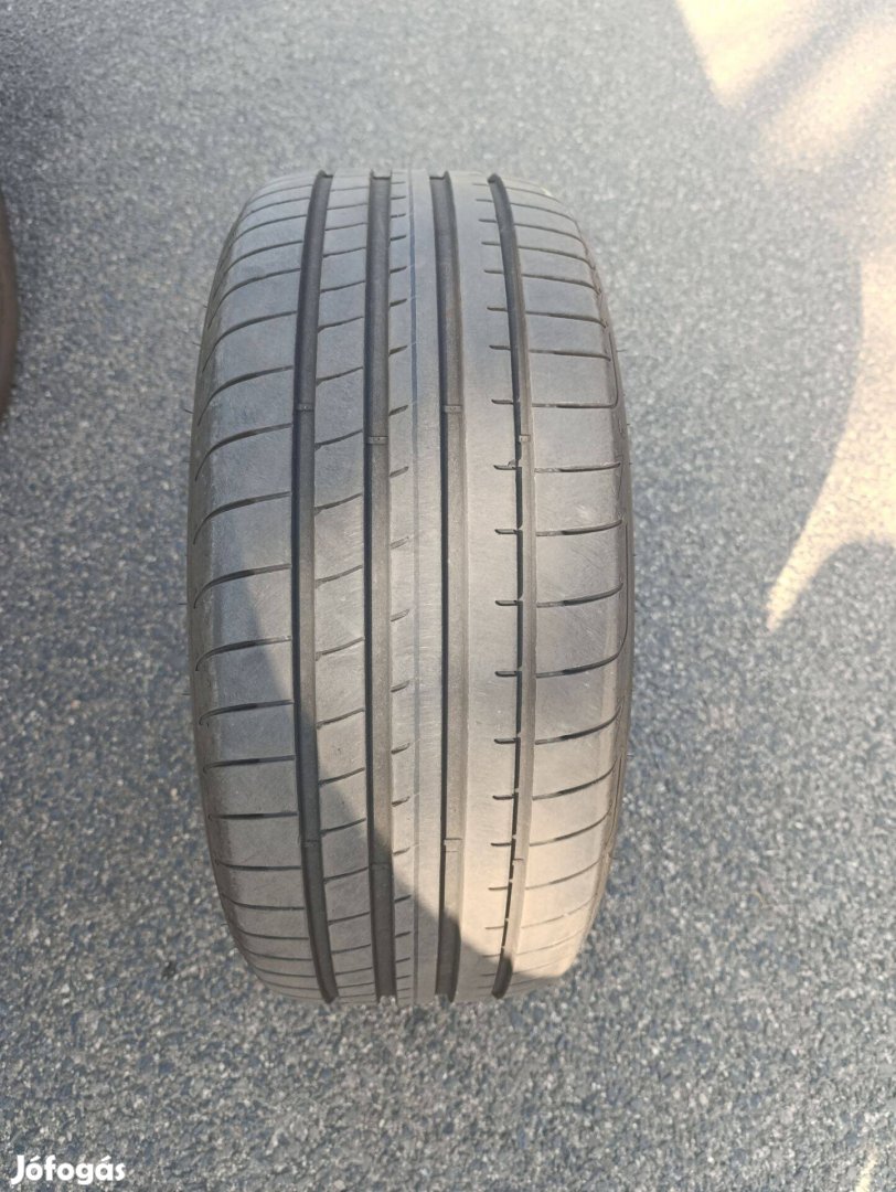 2023 évi 12000 km-t futott 4 db Goodyear nyári gumi eladó 225/50R17