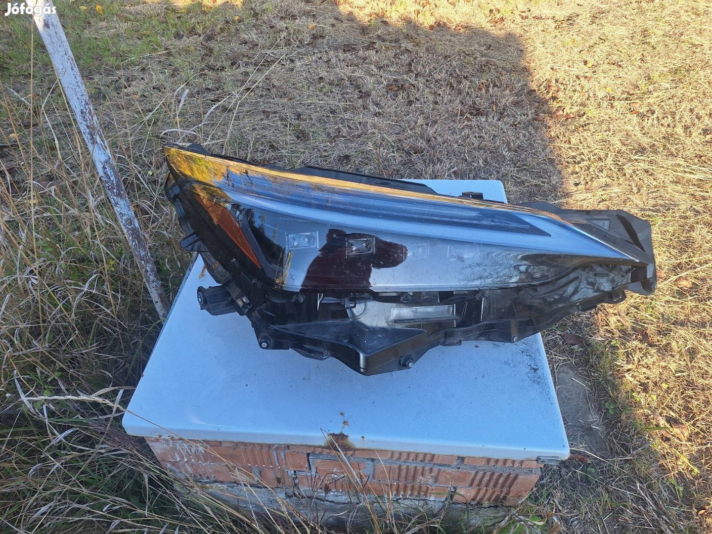 2023 évj  Lexus NX jobb fényszóró eladó