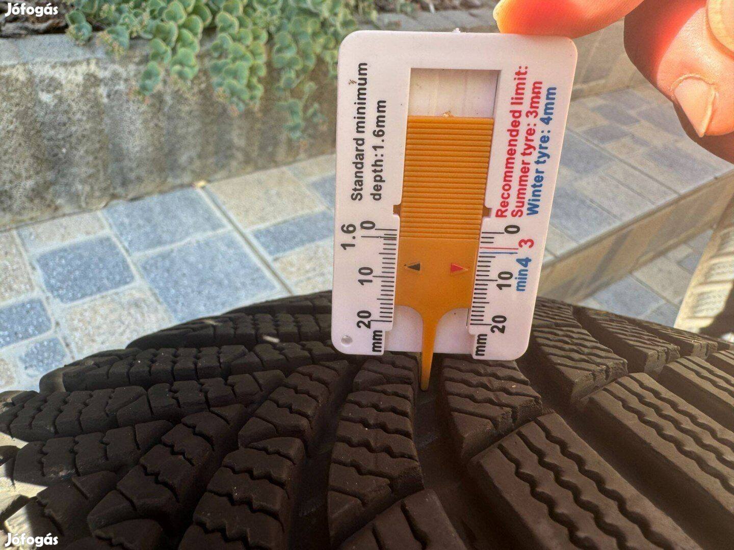 2024, 8mm-es 195/60 R18 Semperit téli gumi szett