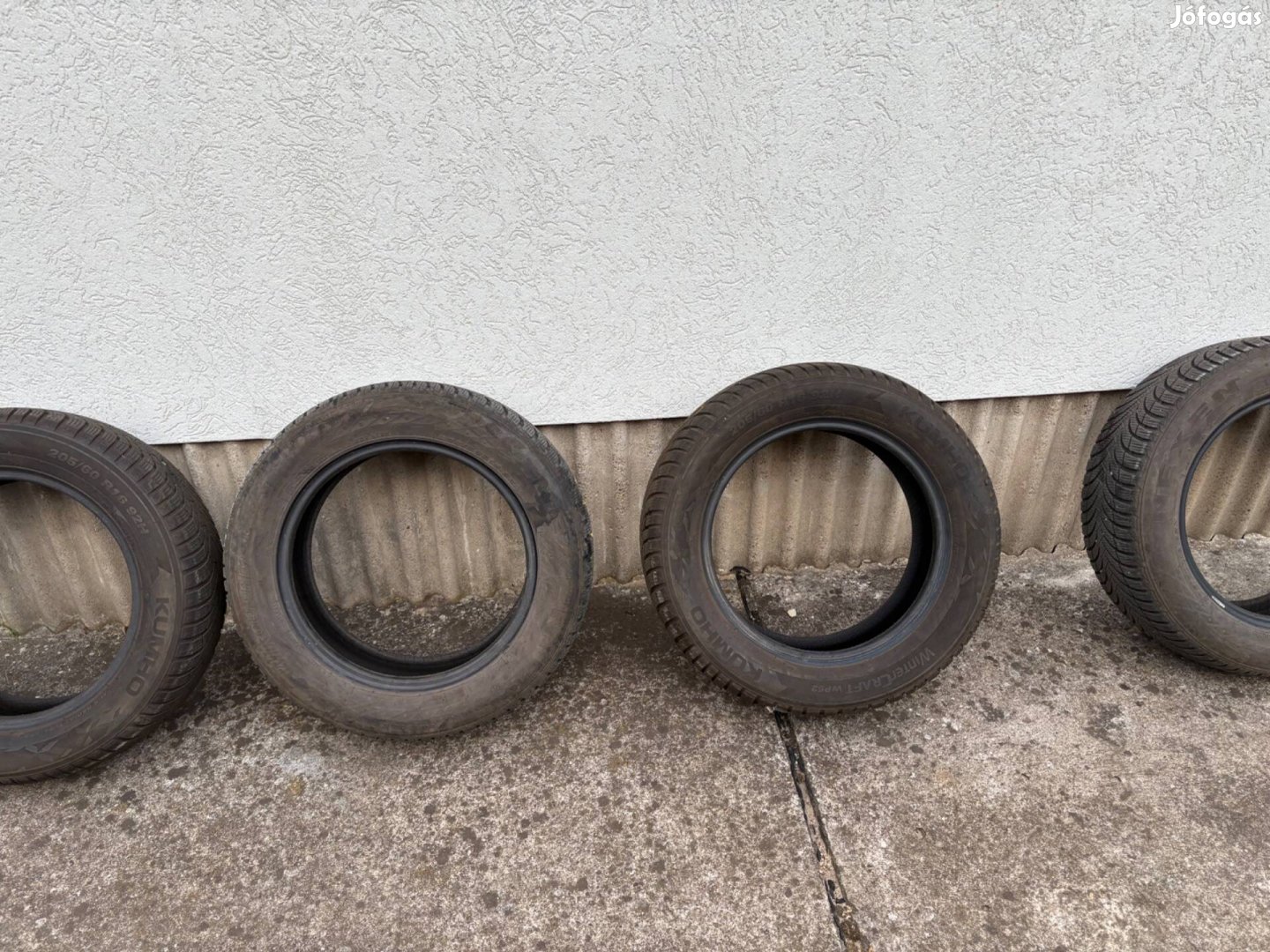 2024es gyártás 205/60R16 Kumho téligumi 16colos 205/60 R16