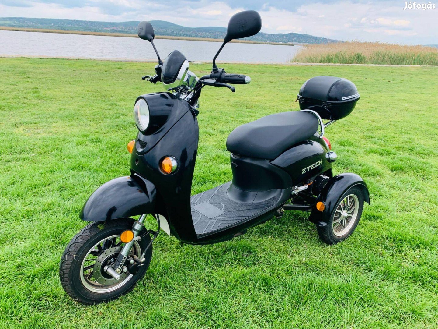 2025 Garanciális Elektromos Robogó Motor MOPED Bicikli Szállítással