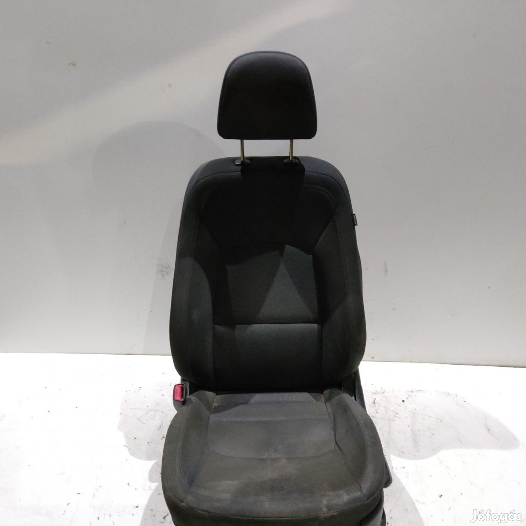 203874 Chevrolet Cruze 2008-2012 bal első ülés, a képen látható