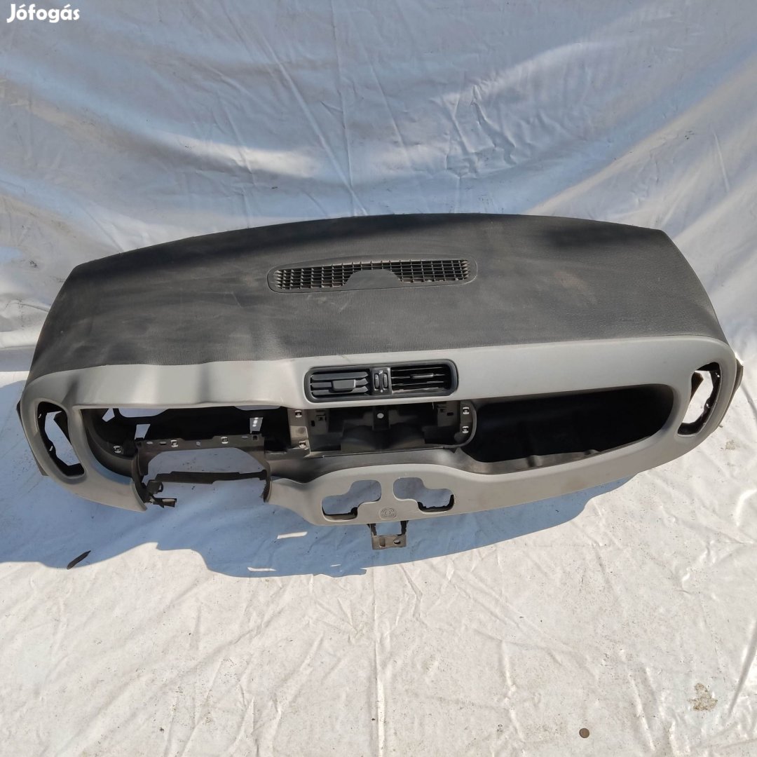 204356 Fiat Panda III. 2012-2024 fekete színű műszerfal párna