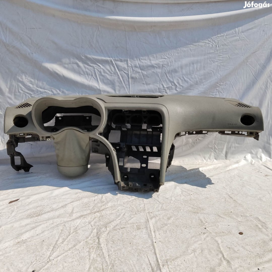 204360 Alfa Romeo 159 2005-2011 szürke színű műszerfal párna, a