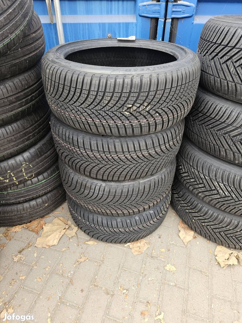 205/45R17 Négyévszakos Goodyear vector 