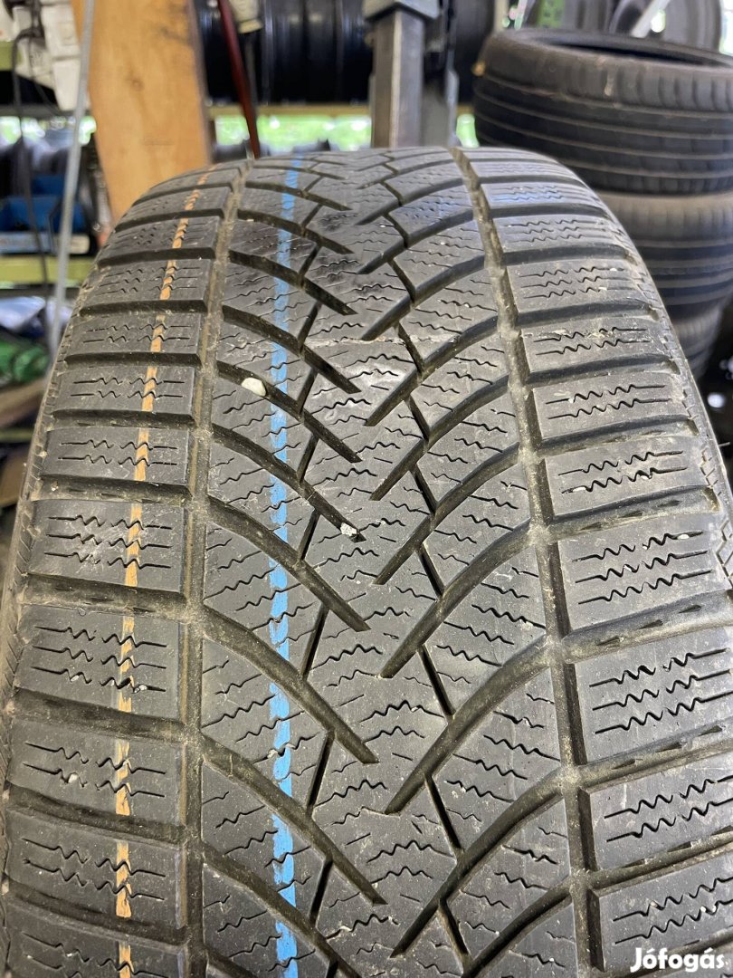 205/45R17 téligumik