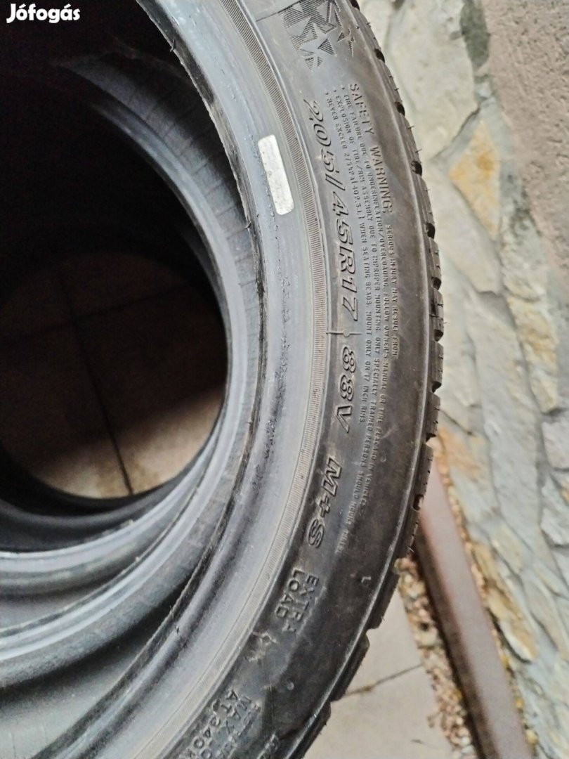 205 45 17 nexen téli gumi garnitura nagyon szép állapotban