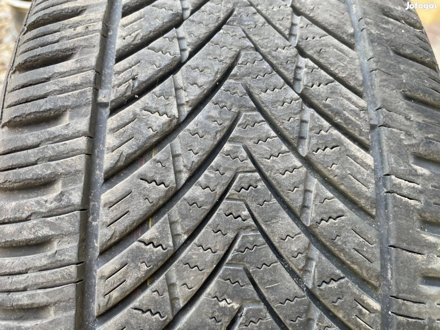 205/45 R16 méretű négyévszakos gumik párban eladók