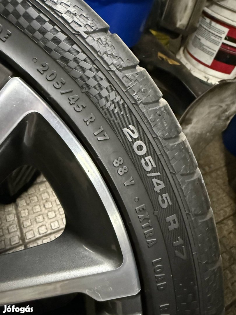 205/45 R17 nyári gumi 4db egyben ennyiért eladó!