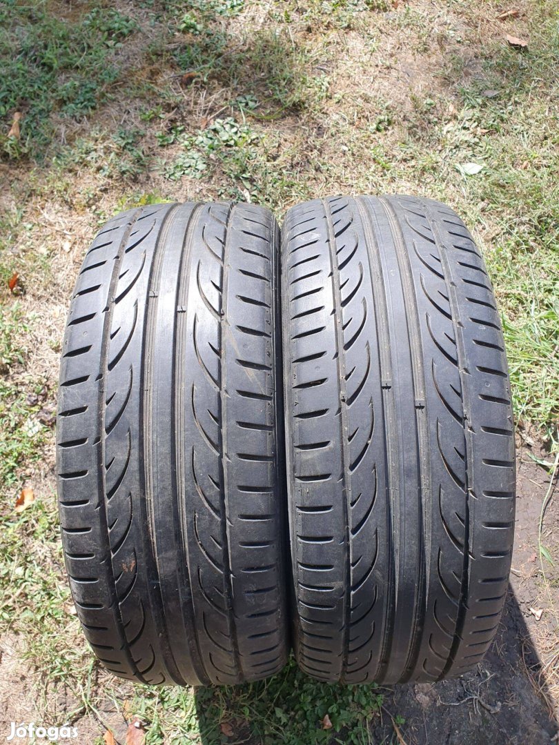 205/45 r 17 2db Hankook nyári 3db Vredestein 4évszakos 17"