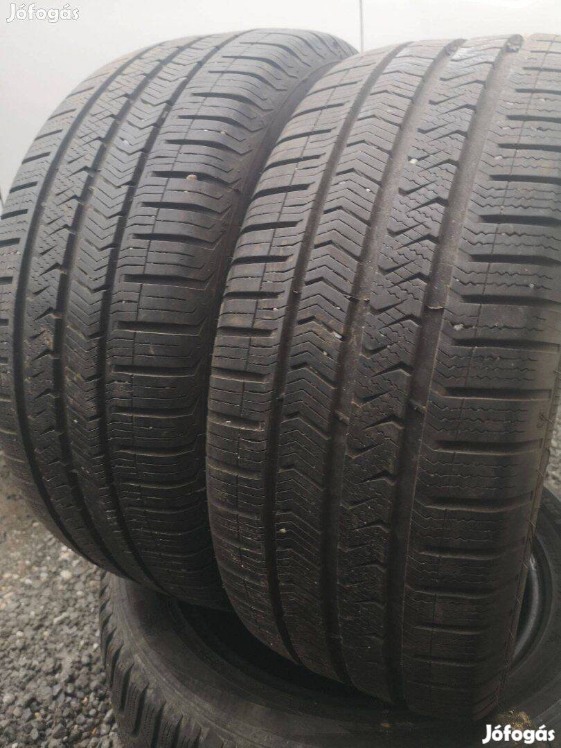 205/50R15 2db Négyévszakos Vredestein gumi