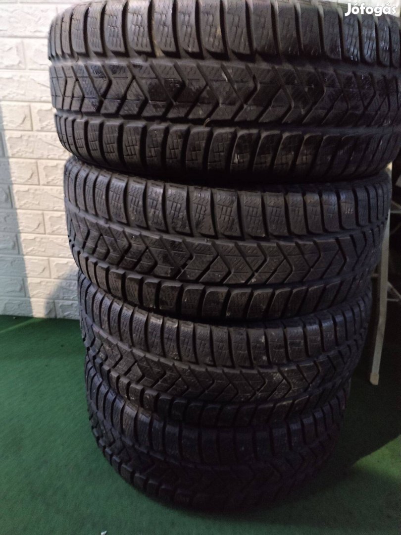 205 50 17 pirelli 205/50 R 17 téli gumi garnitura