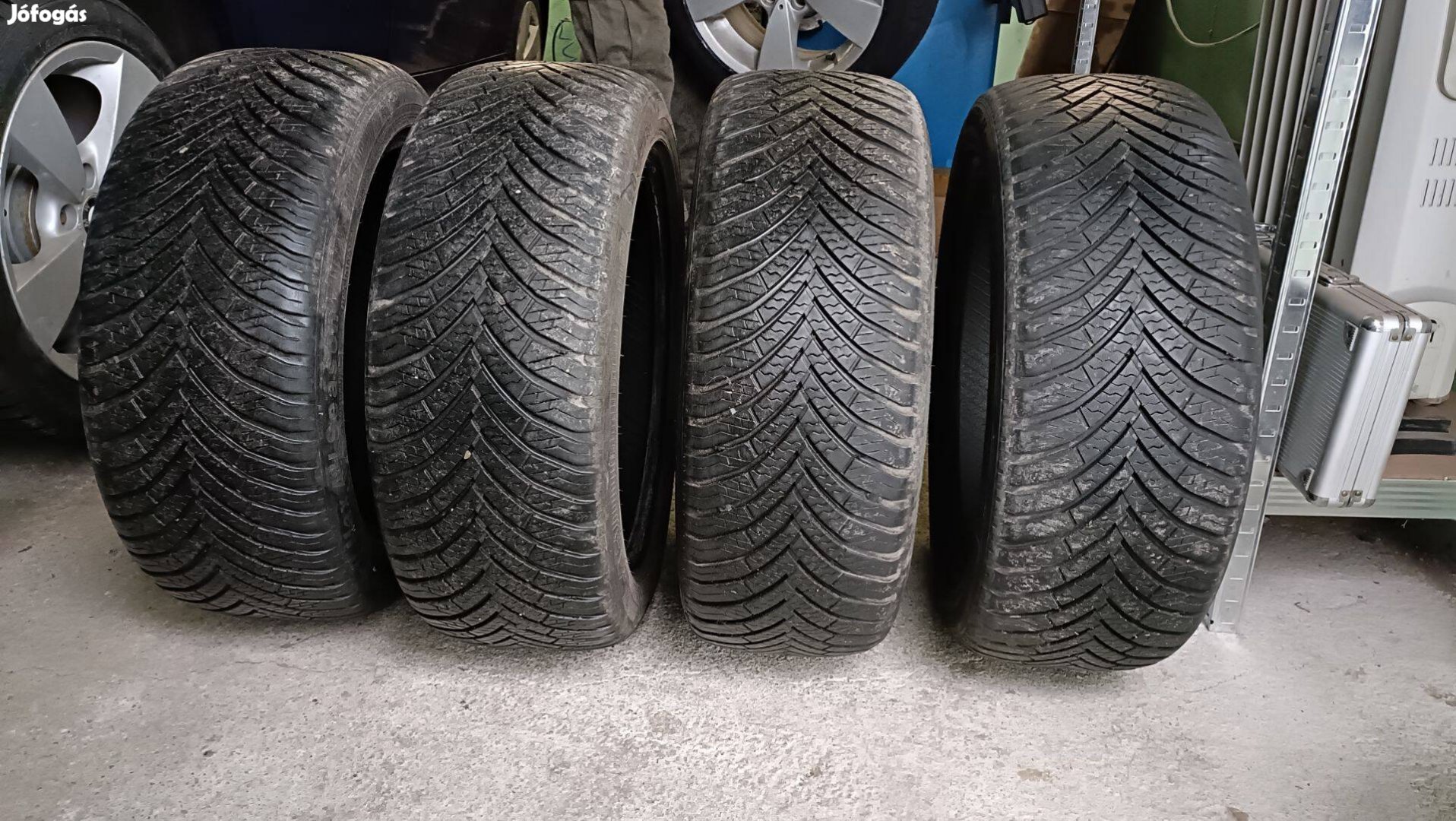 205/50 R17 (=225/45) Linglong négyévszakos autógumi (Dot0322)