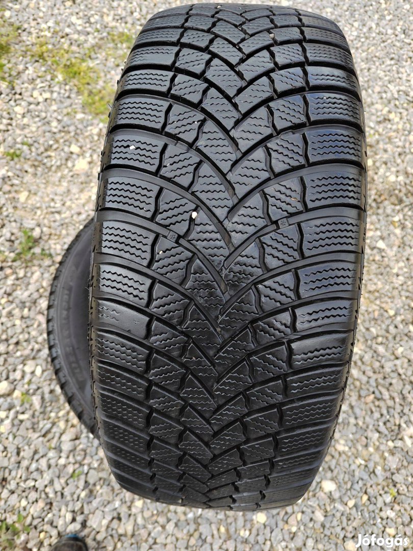 205/55R16 Bridgestone téligumi