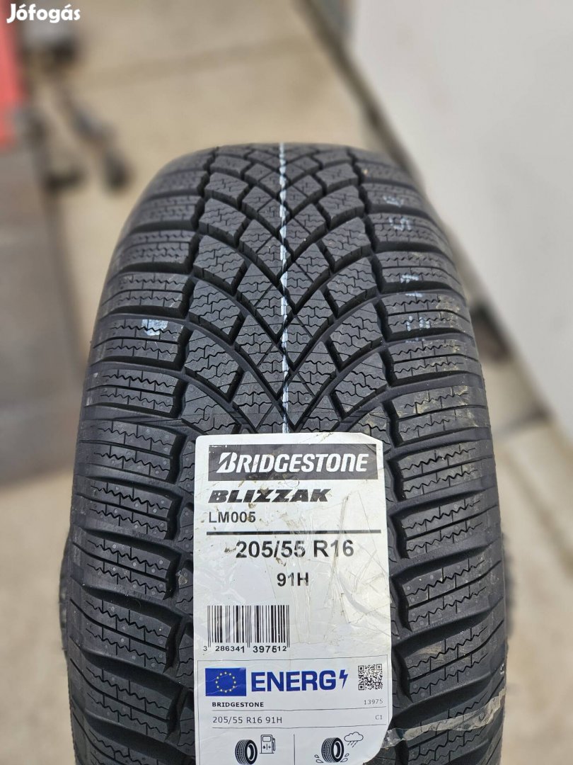 205/55R16 Brigstone Blizzak LM005 