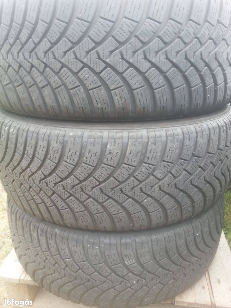 205/55R16 Falken téli gumi