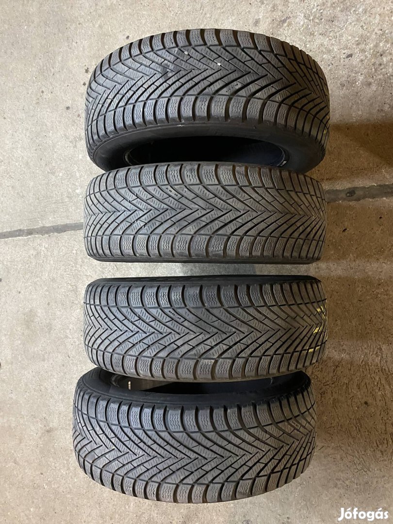 205/55R16 Pirelli téli gumi szett