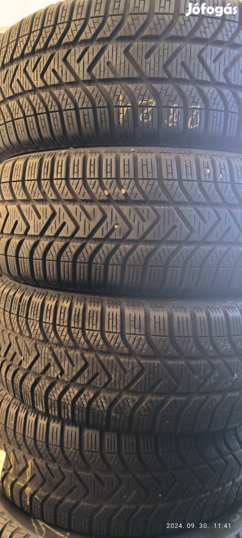 205/55R16 Pirelli téligumi 