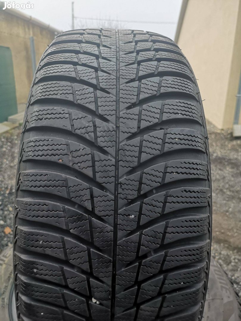 205/55R16 Szezonvégi Áron 55e/4db Bridgestone téligumik