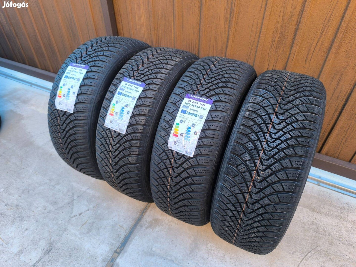 205/55R16 Új Laufenn négyévszakos gumi garnitúra 205/55 r16
