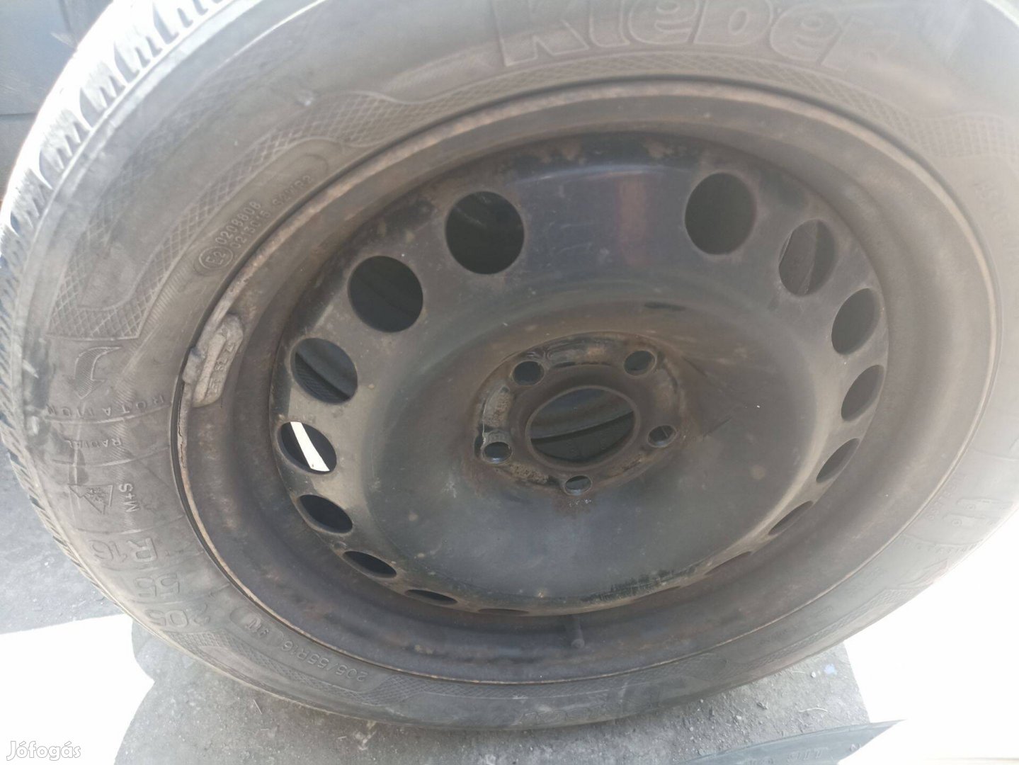 205/55R16 gumik 5x110 felnire szerelve