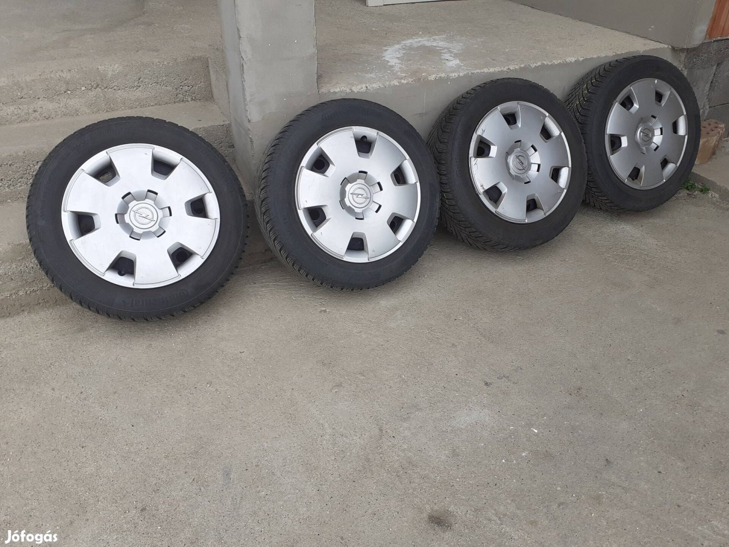 205/55R16-os téligumi gyári opel felnivel eladó!