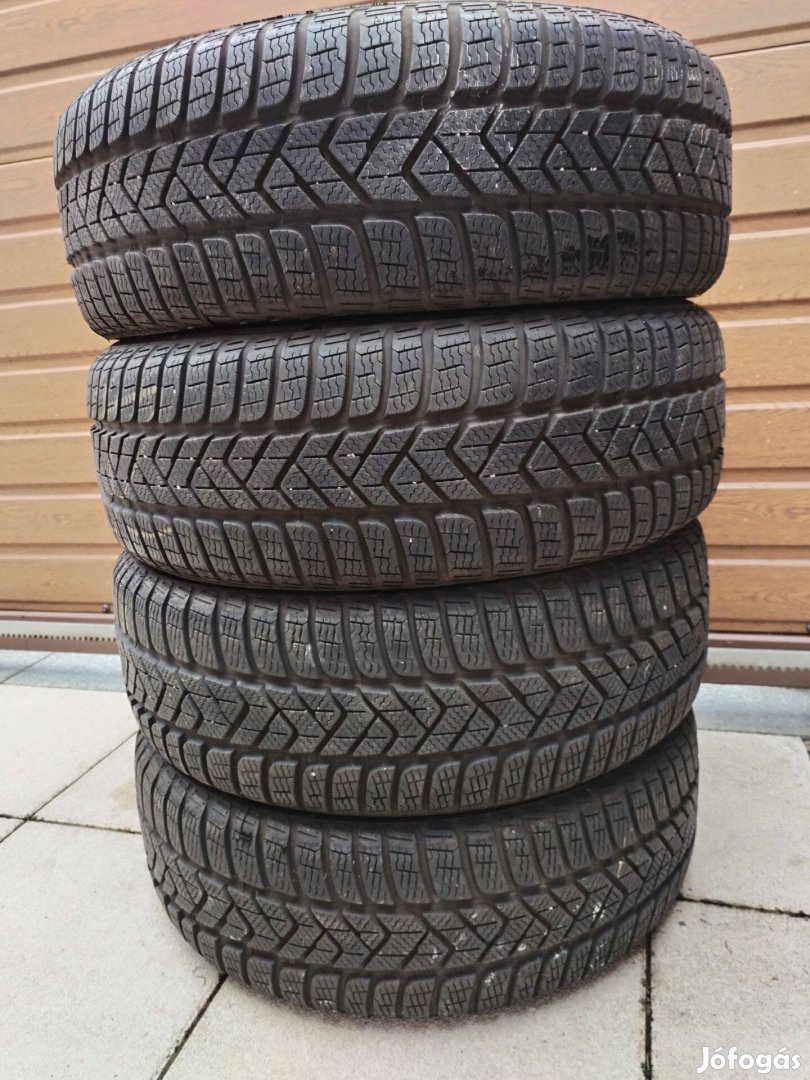 205 55 17 pirelli 205/55 R 17 téli gumi garnitura újszerű