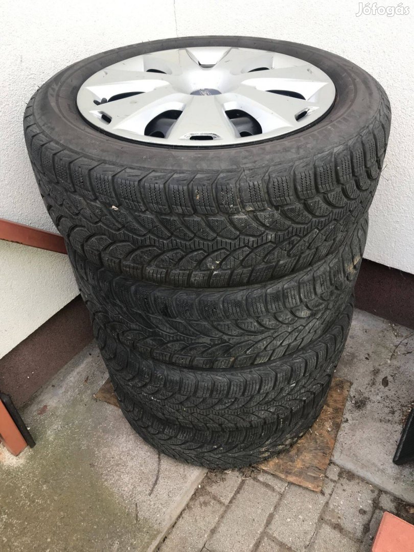 205/55 R16 Bridgestone téli gumiabroncs felnivel, dísztárcsával