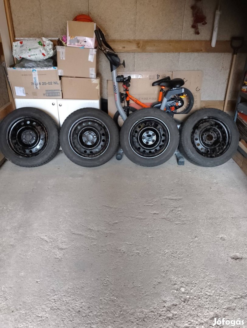 205/55 R16 Firestone Winterhawk 3 téli gumi és Hyundai 16 col acélfeln
