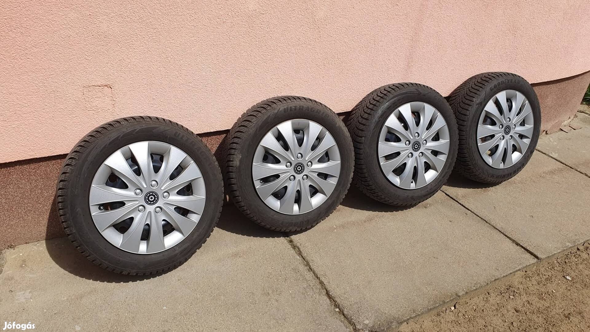 205/55 R16 téligumi felnivel