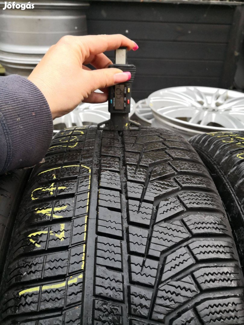 205/55 R17 Hankook téli gumi 80000ft a 4db/217/