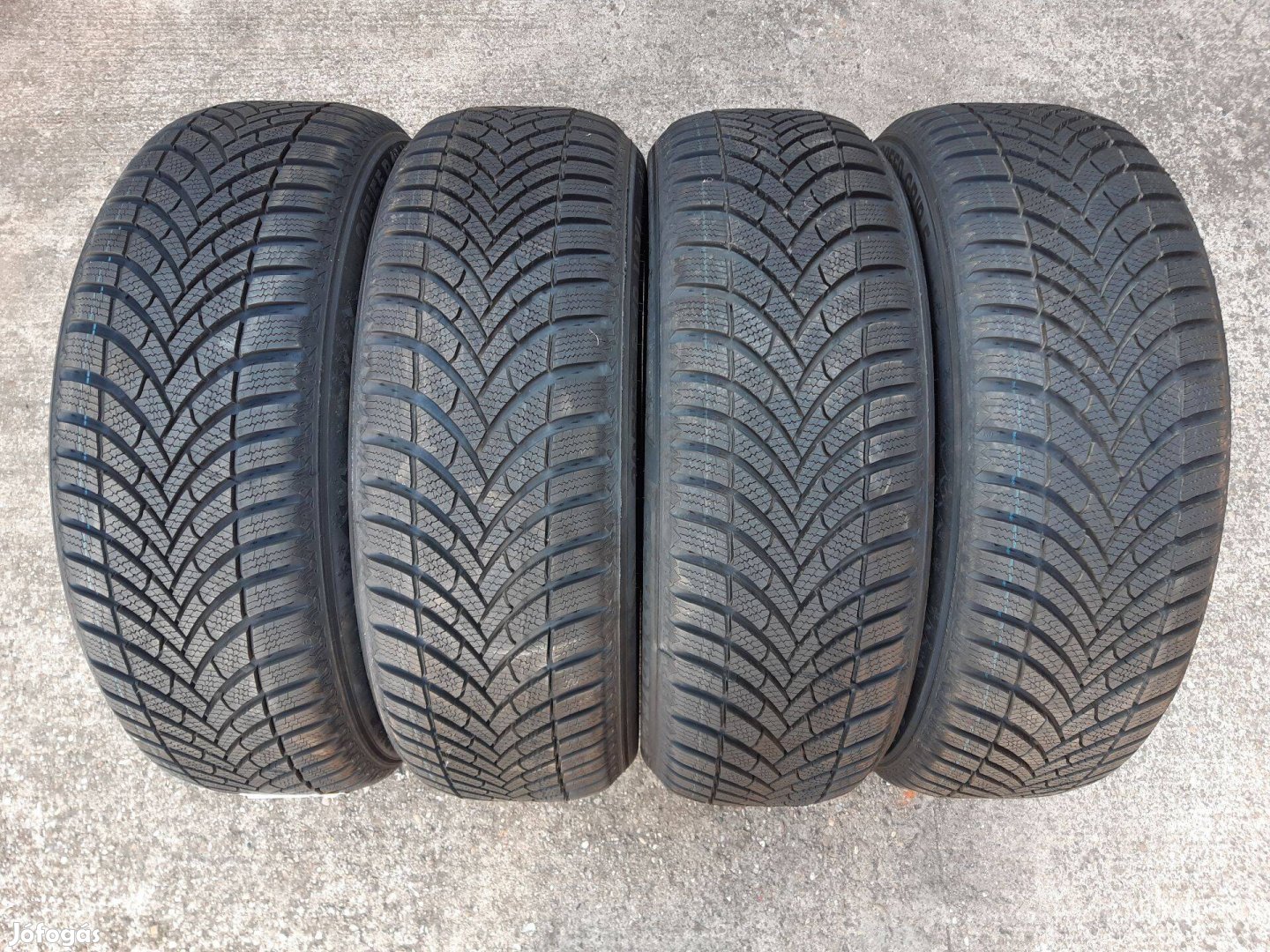 205/55 R19 -új téligumik