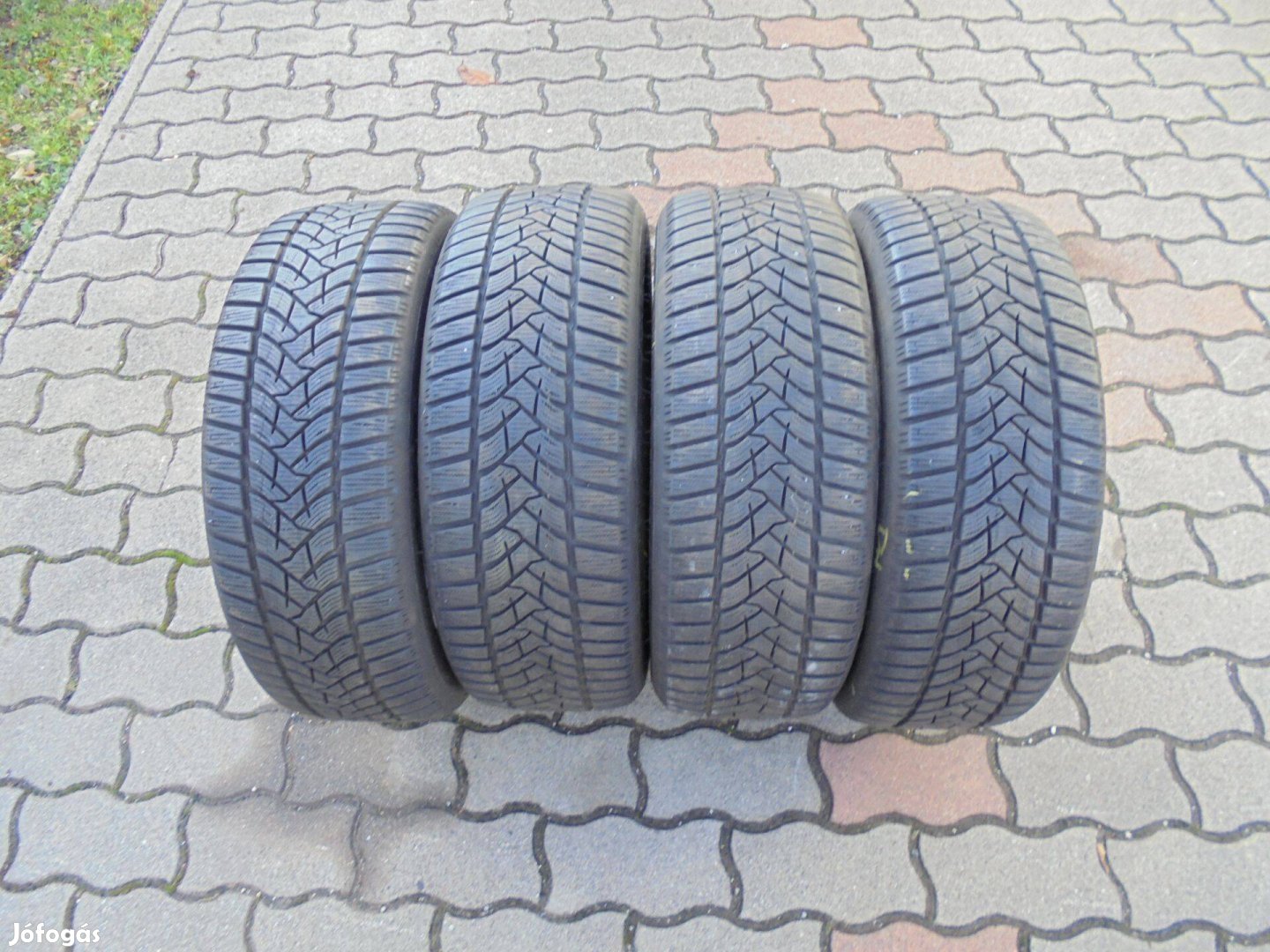 205/55 R 16-os Dunlop téli gumi jó állapotban eladó