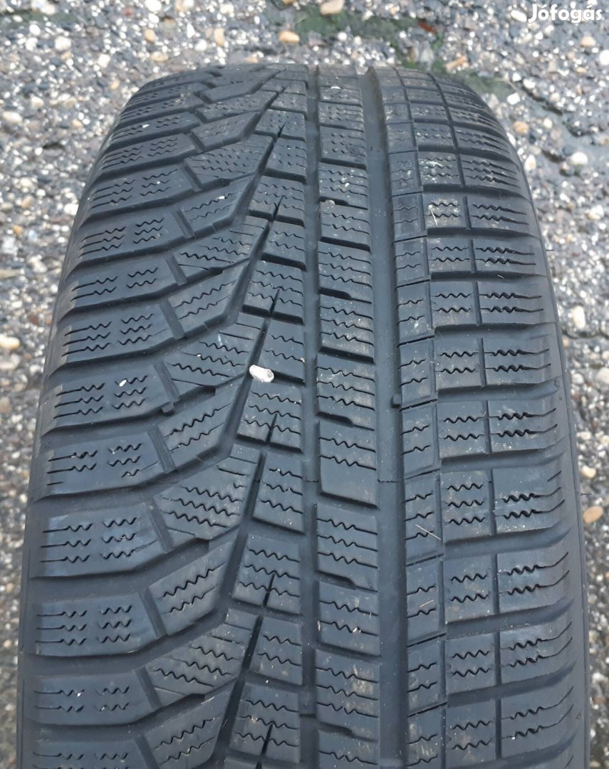 205/55 r17 Hankook Winter Icept evo2. Defekttűrős. 2db.