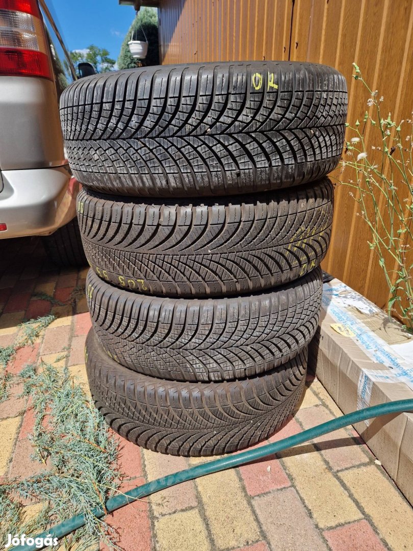 205/55r16 Goodyear negyevszakos gumik.