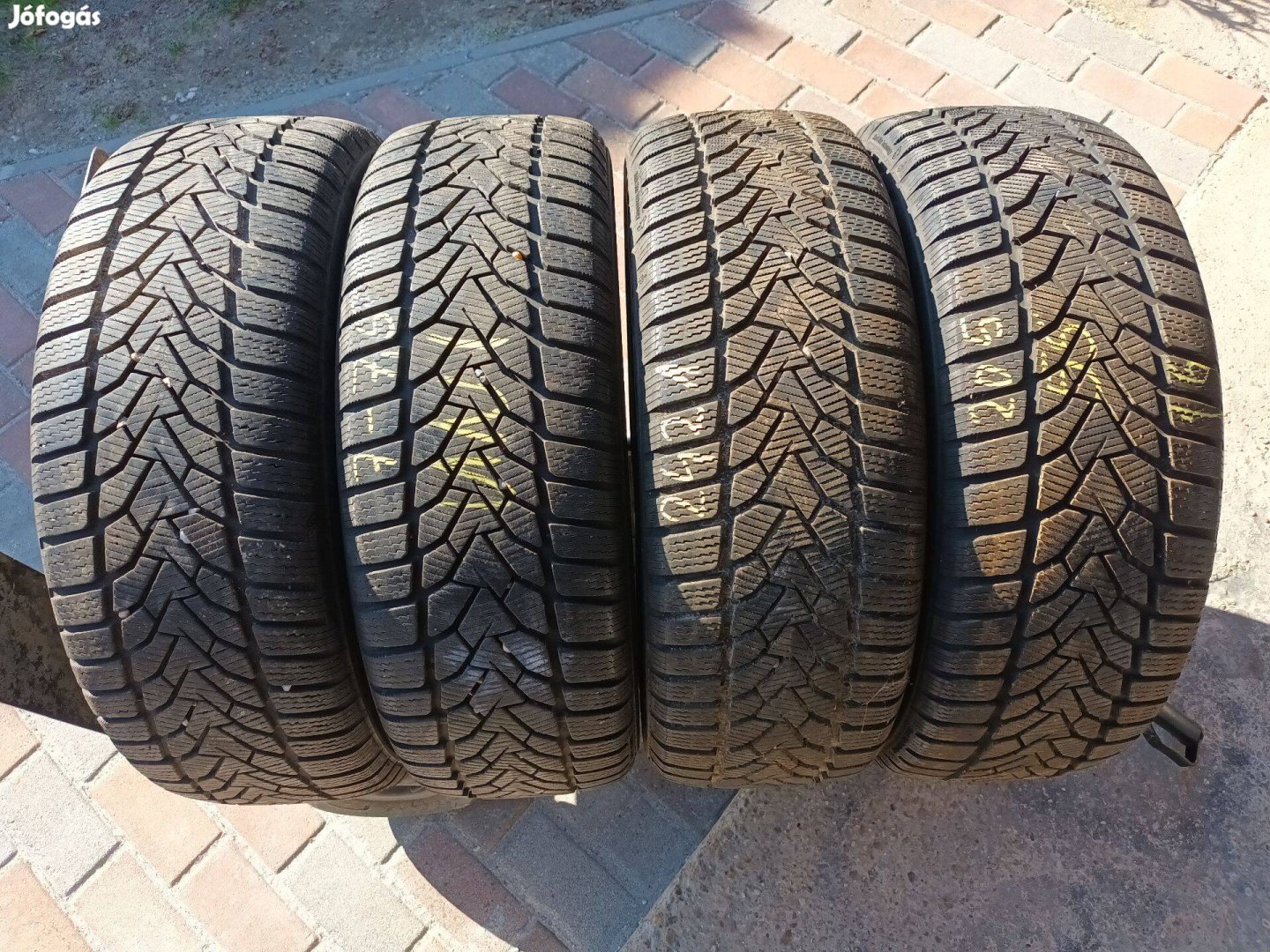 205/55r16 Uniroyal használt téligumi 4db szép