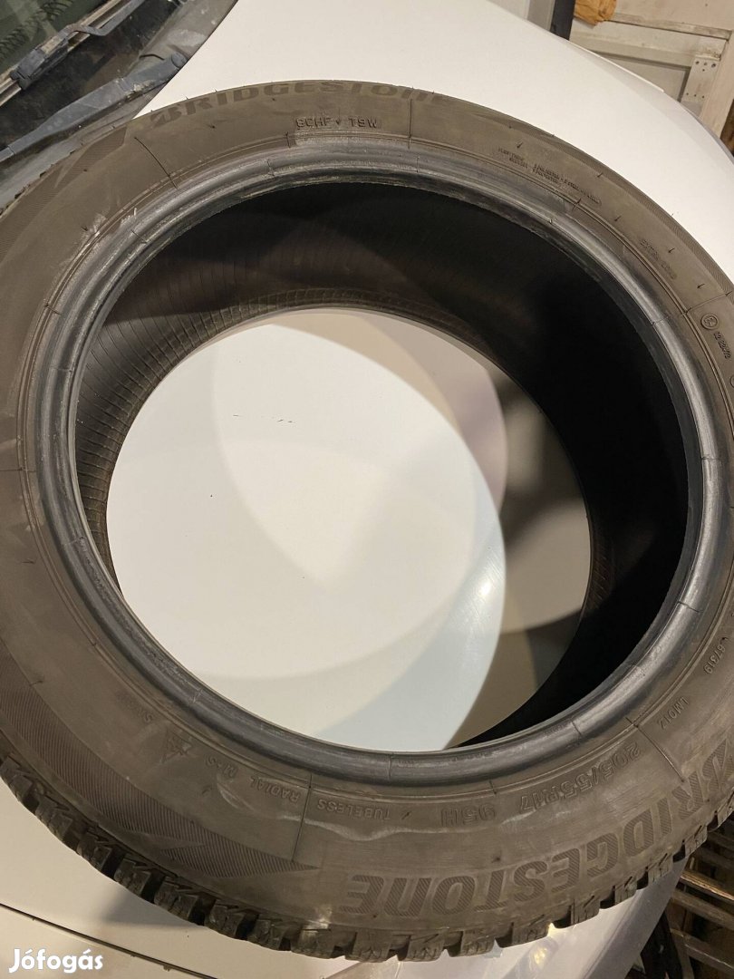 205/55r17 teli gumi Bridgestone 7-8 mm újszerű futofelulet