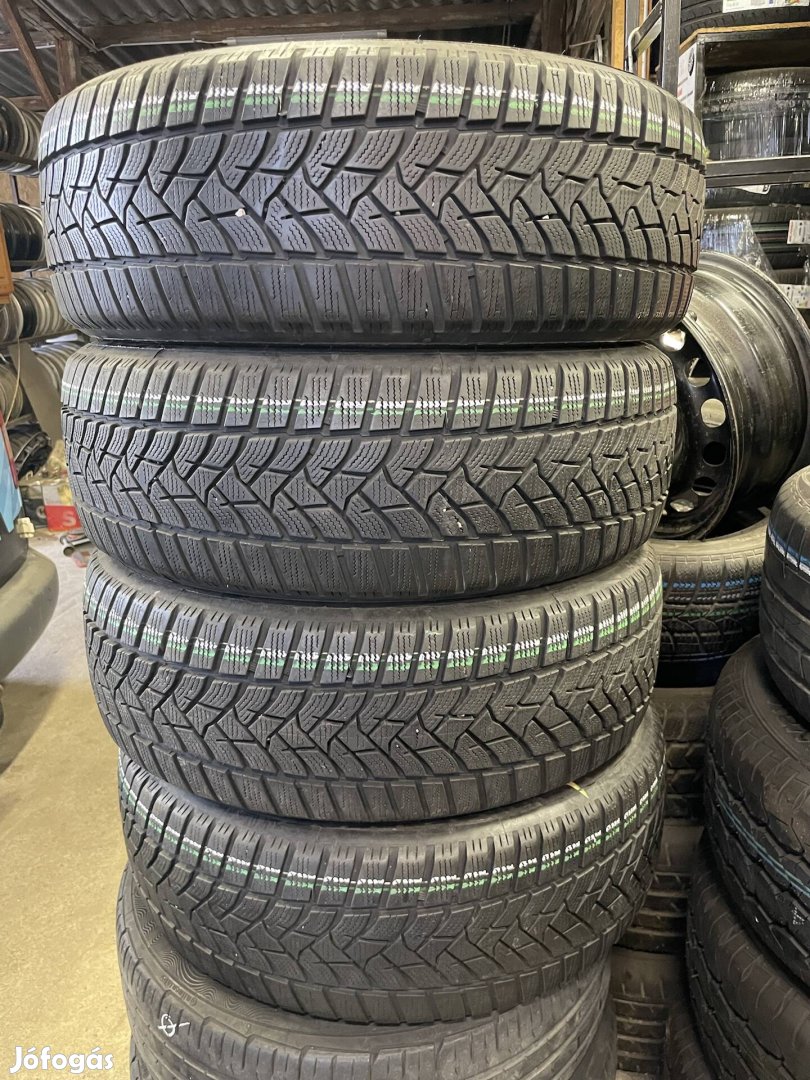 205/60R16 Dunlop téligumik