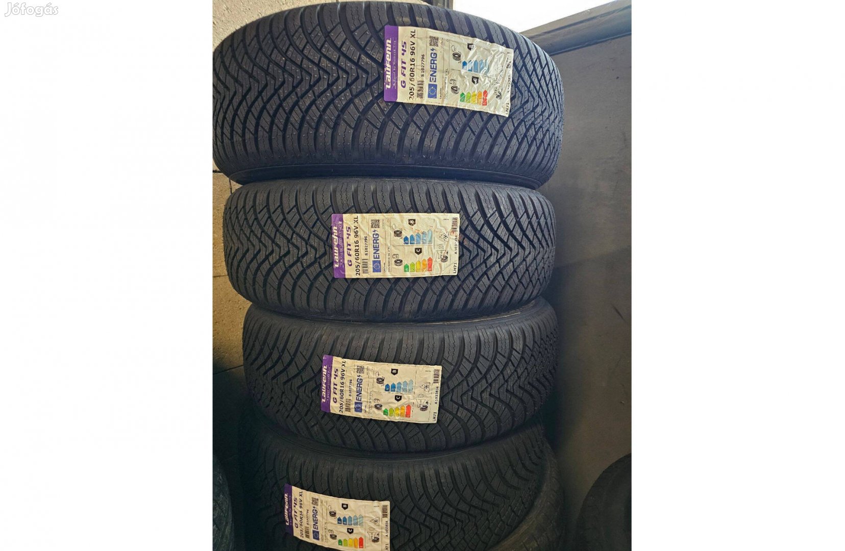 205/60R16 Laufen (Hankook termék) 96V XL Új 4 Évszakos Gumi Akció!!!