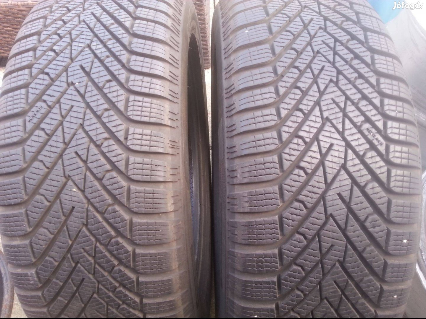 205/60R16 Pirelli újszerű 2 db téli gumi