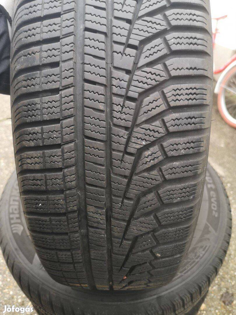 205/60R16 újszerű Hankook téligumi eladó