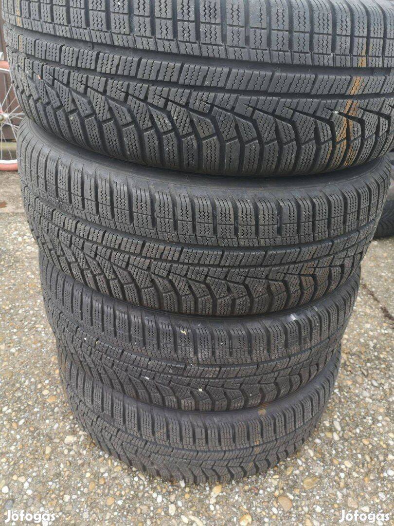 205/60R16 újszerű Hankook téligumi eladó