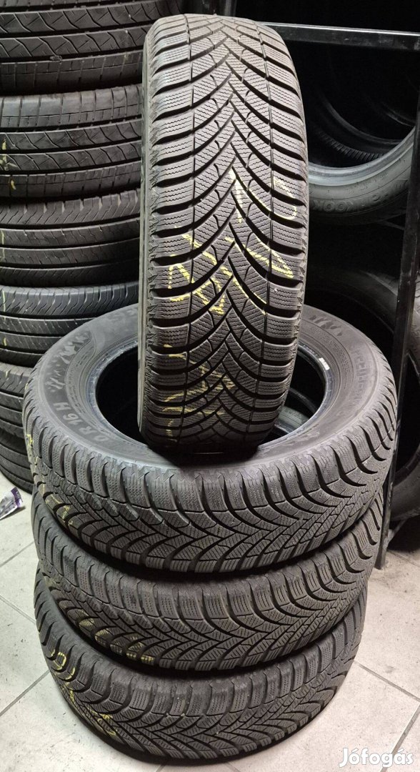 205/60-16 Semperit téli gumi