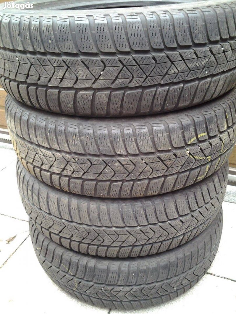 205 60 17 pirelli 205/60 R 17 téli gumi garnitura