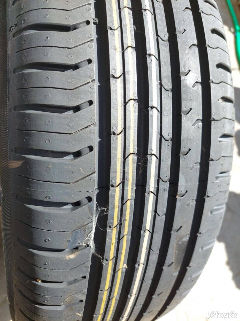 205/60 R16 Continental 2 db nyári gumi acélfelnin